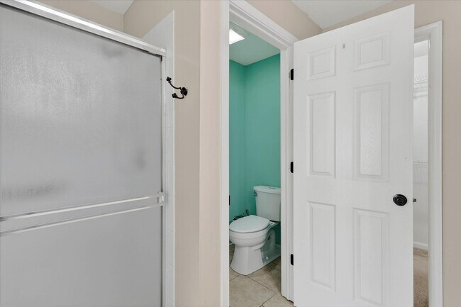 Building Photo - 1161 Hawthorne Ln