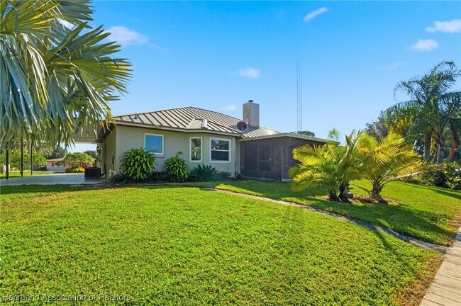 Building Photo - 105 Fern Ct