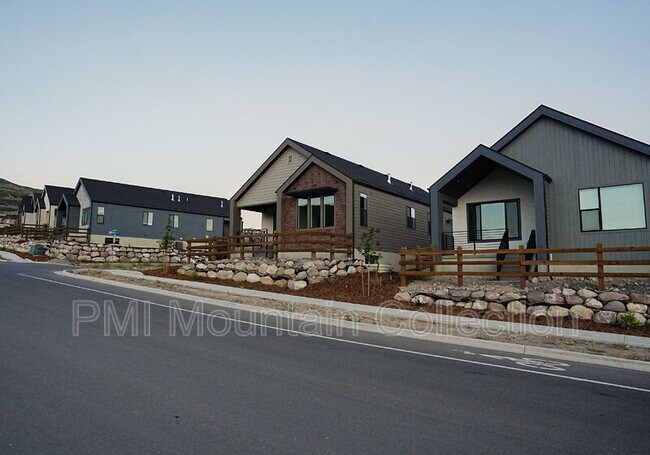 Building Photo - 459 Rimrock Ln