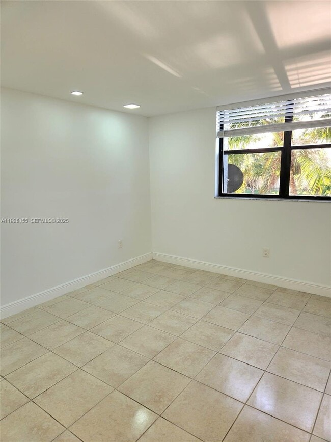 Building Photo - 10315 NW 9th St Cir