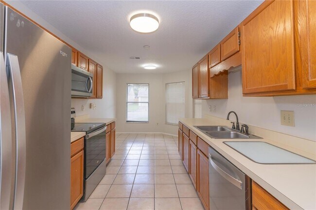Building Photo - 660 Holbrook Cir