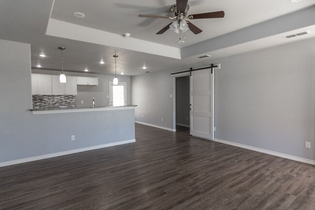 Building Photo - 3 bed 2 bath - Frenship ISD
