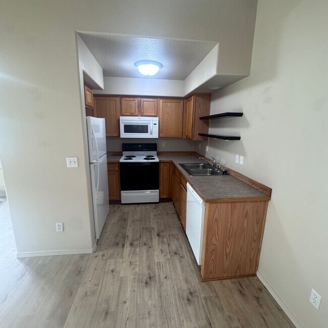 Building Photo - 2382 NE Mary Rose Pl