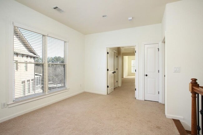 Building Photo - 2010 Heathermere Way