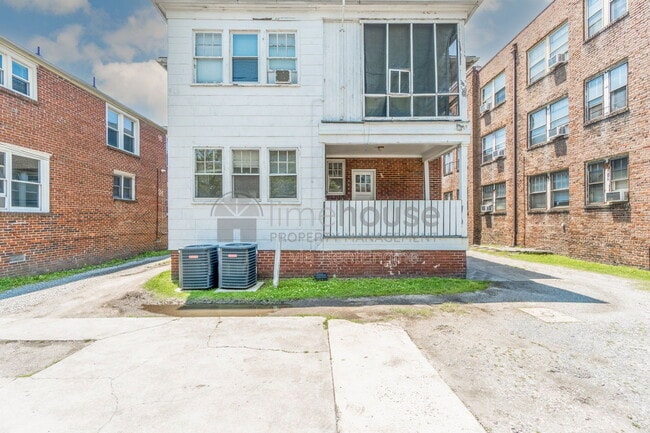 Building Photo - 1706 Hampton Blvd