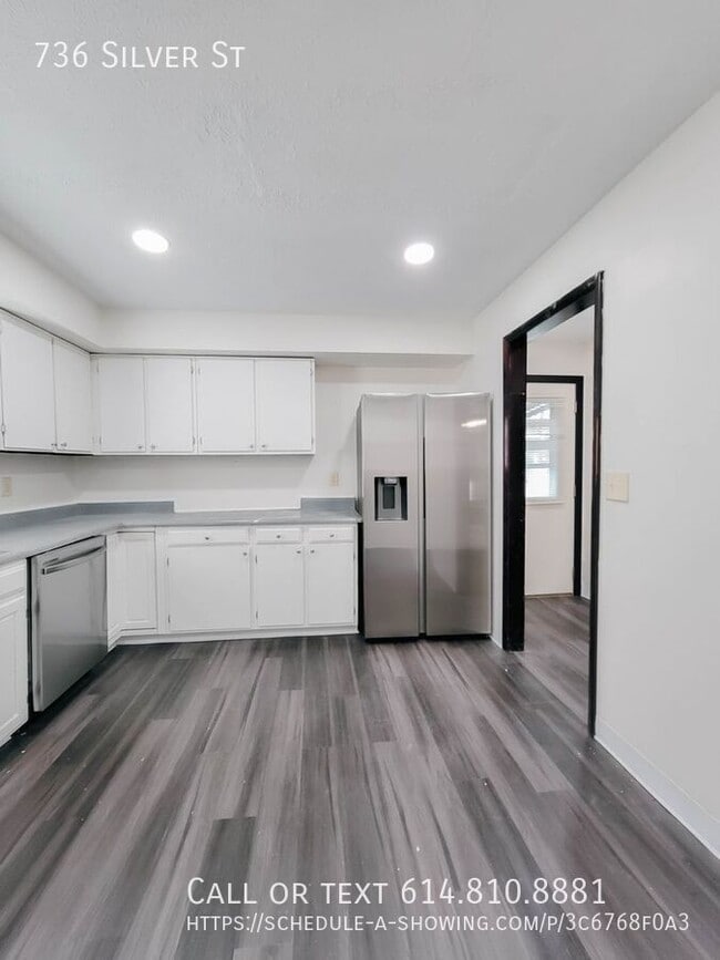 Building Photo - 736 Silver St