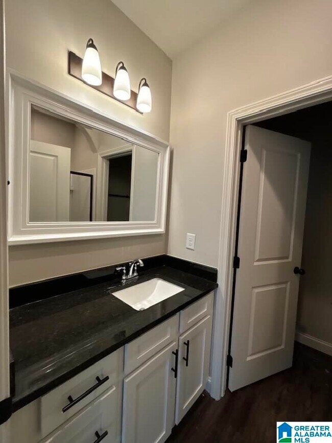 Building Photo - 4303 Lennox Ct