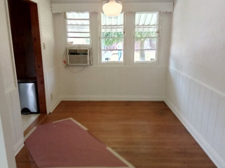 Dining room - 737 N Avon St