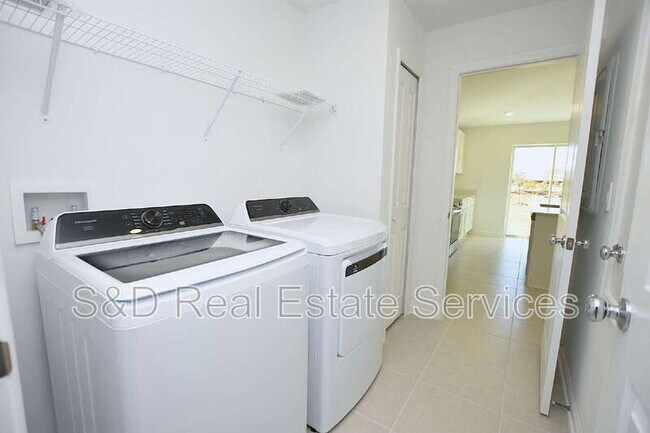 Building Photo - 2216 Rock Dr