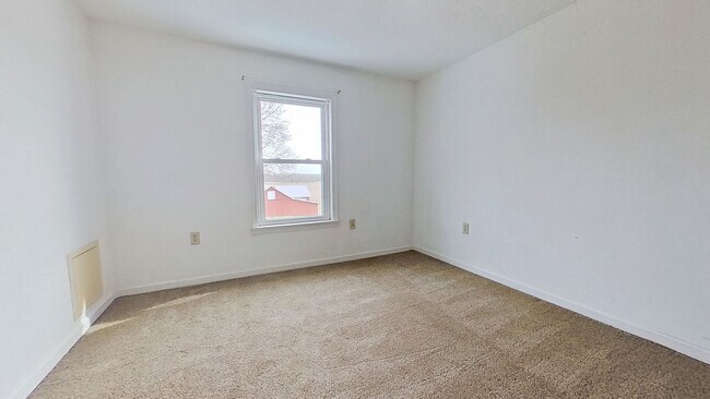 Building Photo - 450 Ridge Rd