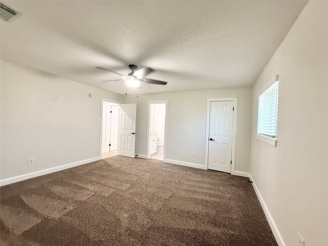 Building Photo - 1429 Northview Dr