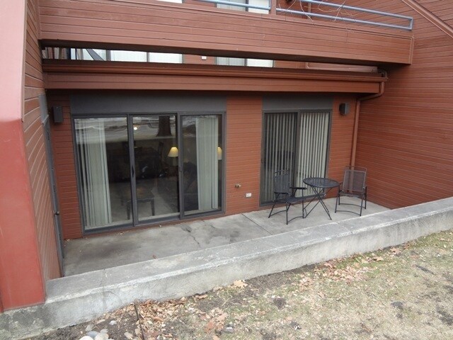 Building Photo - Furnished,  SHort-Mid term, All Inclusive one Bedroom /one bathroom with den, view of Flatirons b...