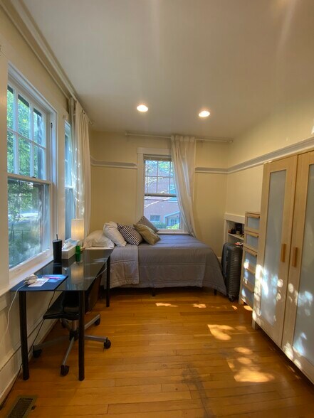 Building Photo - 5335 42nd Pl NW