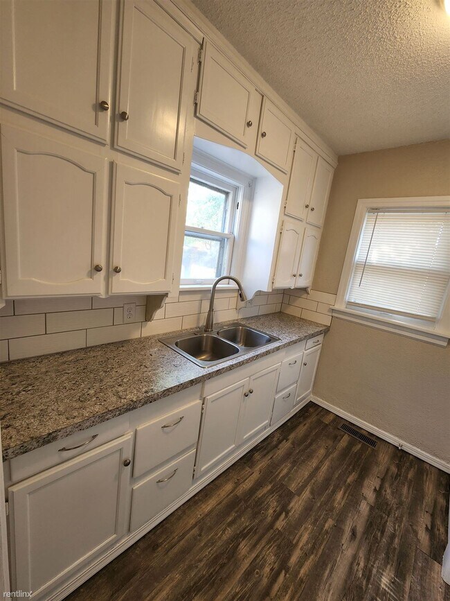 Building Photo - 2 br, 1 bath House - 421 S Sedgwick St
