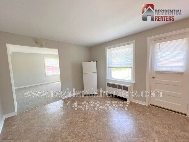 Building Photo - 8020 W Becher St