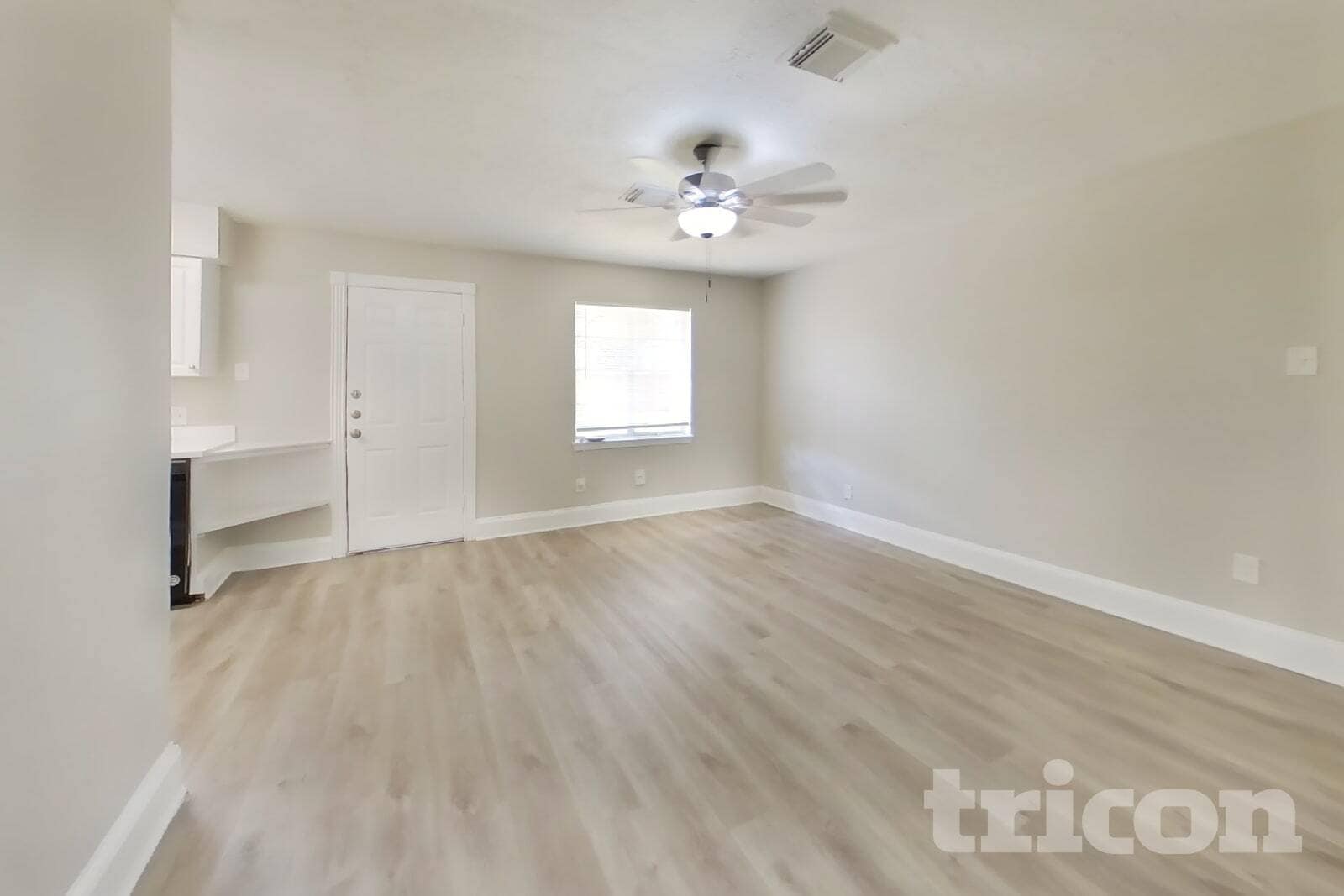 Building Photo - 4427 Oakside Dr