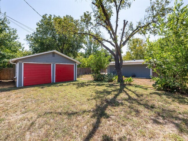 Building Photo - 1112 Arcadia Ave