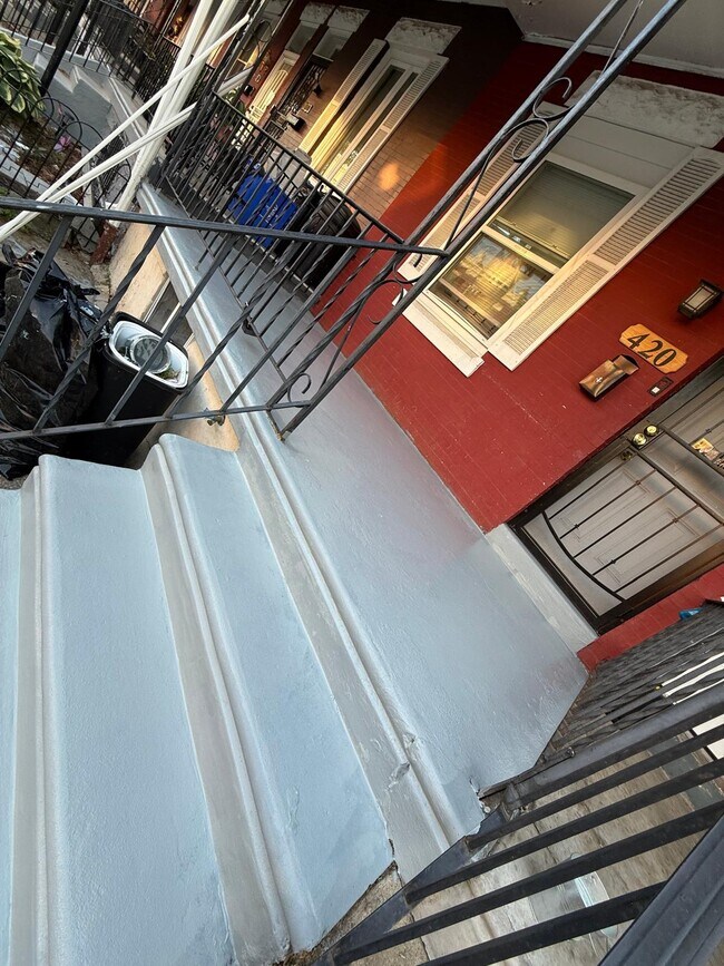 Building Photo - 420 N Wilton St