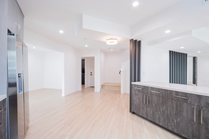 Interior Photo - Spaulding Square Stunner!!