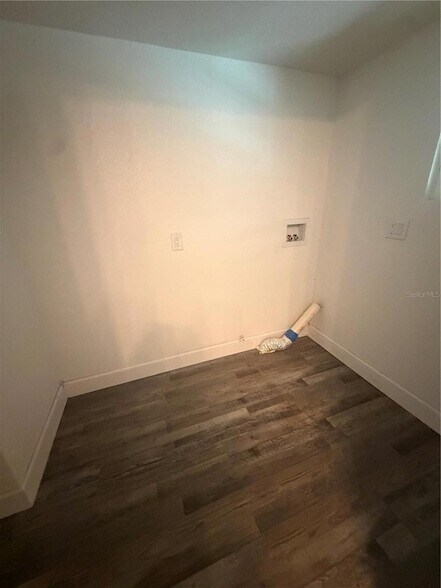 Building Photo - 6828 FL-33