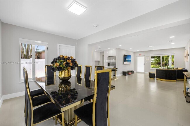 Building Photo - 1104 N 13th Terrace