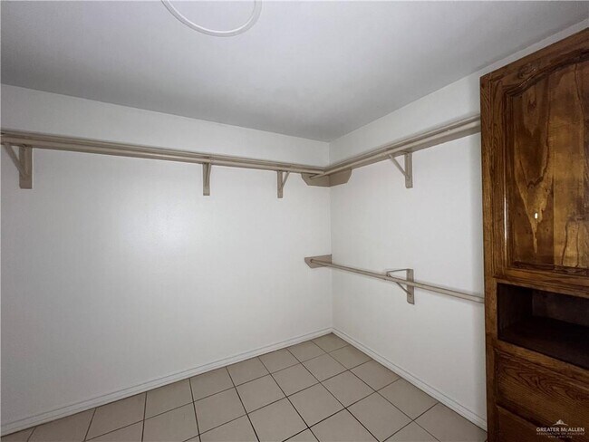 Building Photo - 9115 N 28th Ln