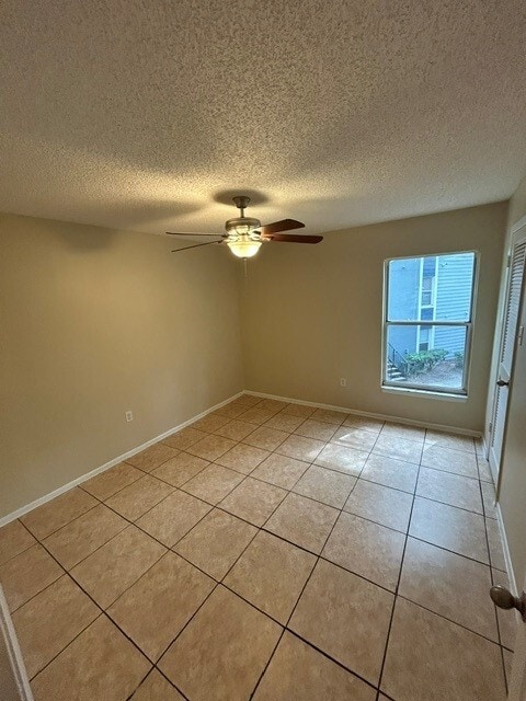 Building Photo - 3823 Bay Club Cir