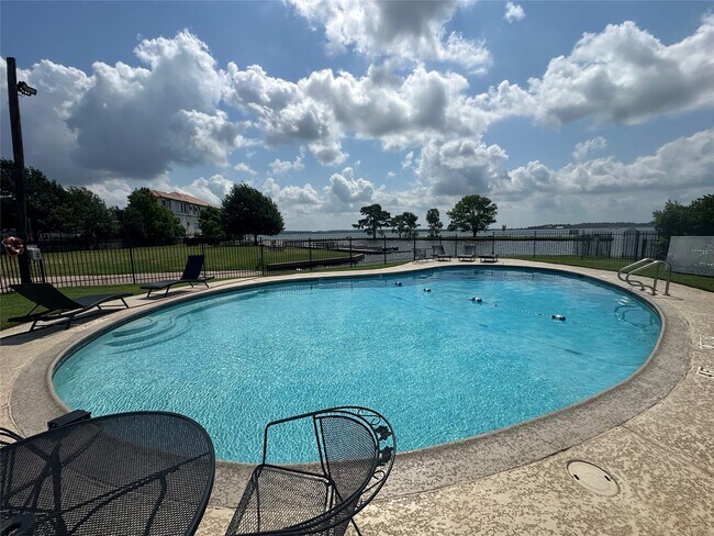 Building Photo - 28831 S Diamondhead