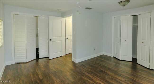Building Photo - 310 Burland St