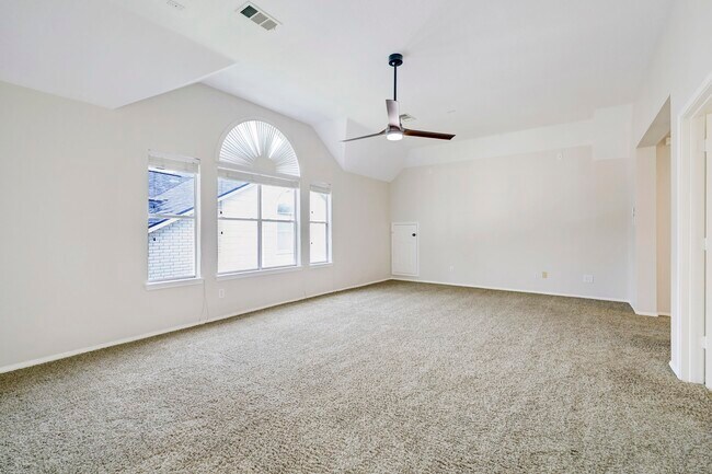 Building Photo - 4615 Russett Ln