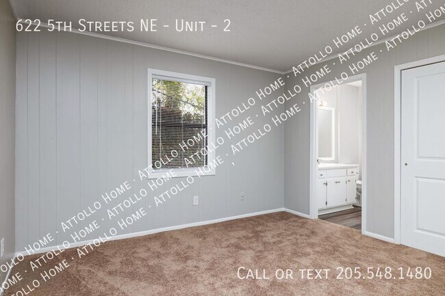 Building Photo - 622 5th St NE