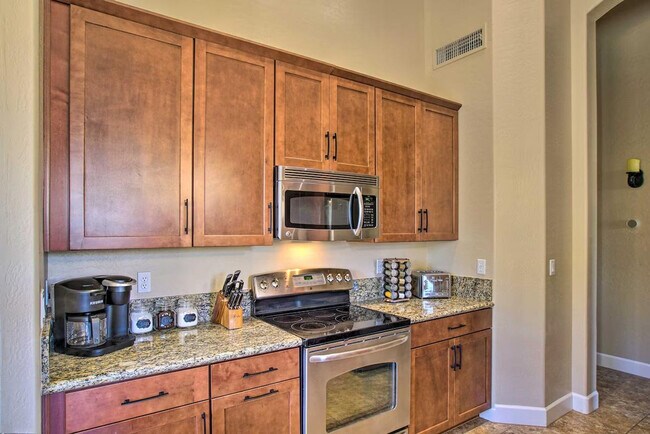 Building Photo - 3055 N Red Mountain