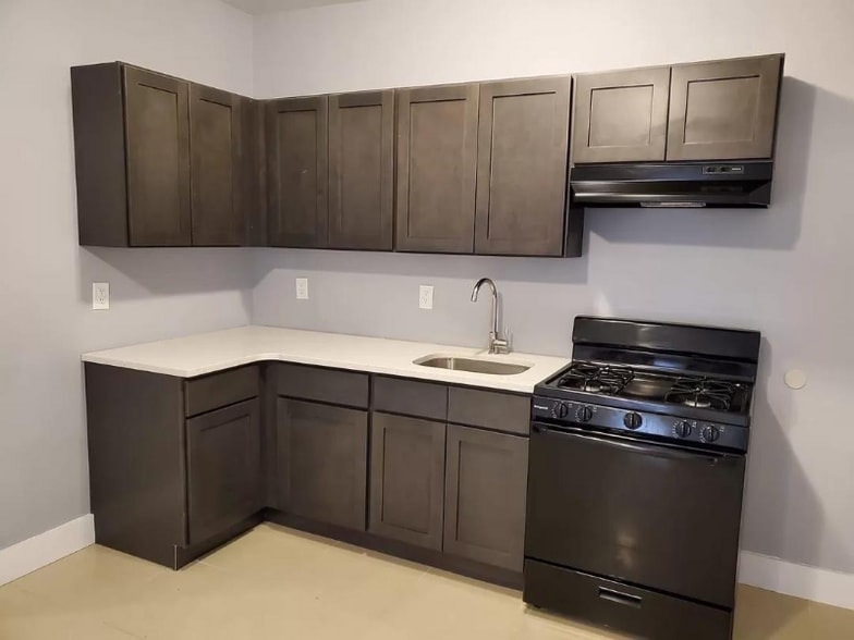 Building Photo - 169 S Clinton St