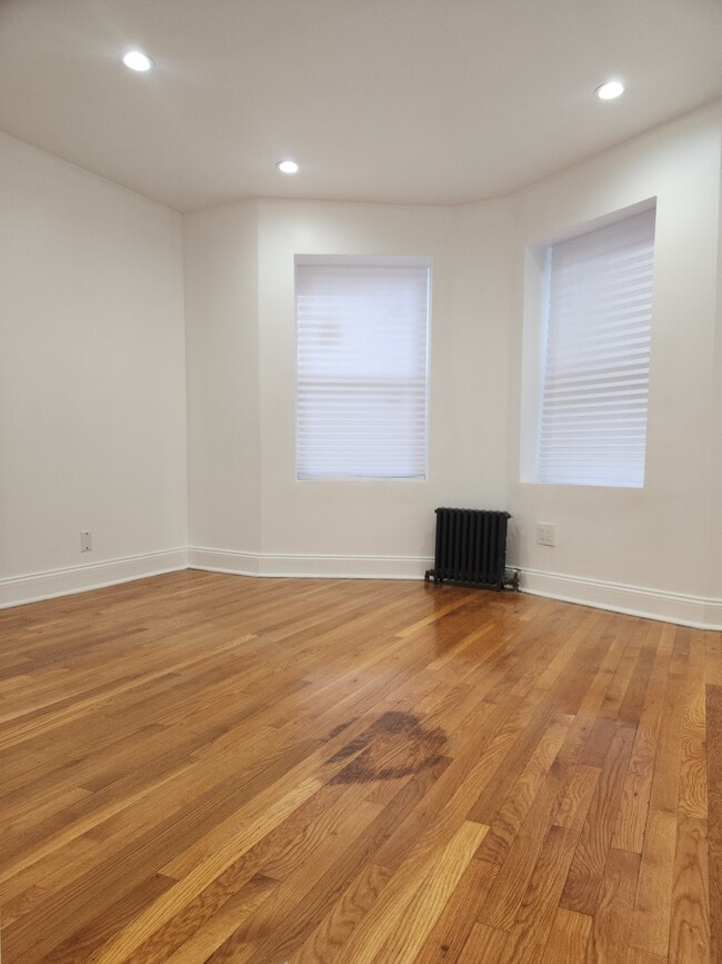 Building Photo - 82 Williams Ave