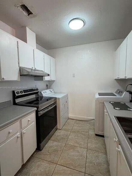 Building Photo - 5028 SW 138th Avenue Cir