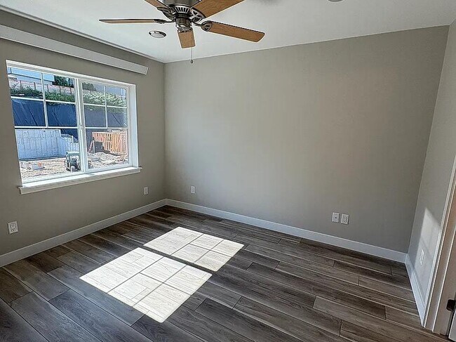 Building Photo - 3621 Sussex Dr