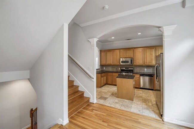 Building Photo - 126 Detering St
