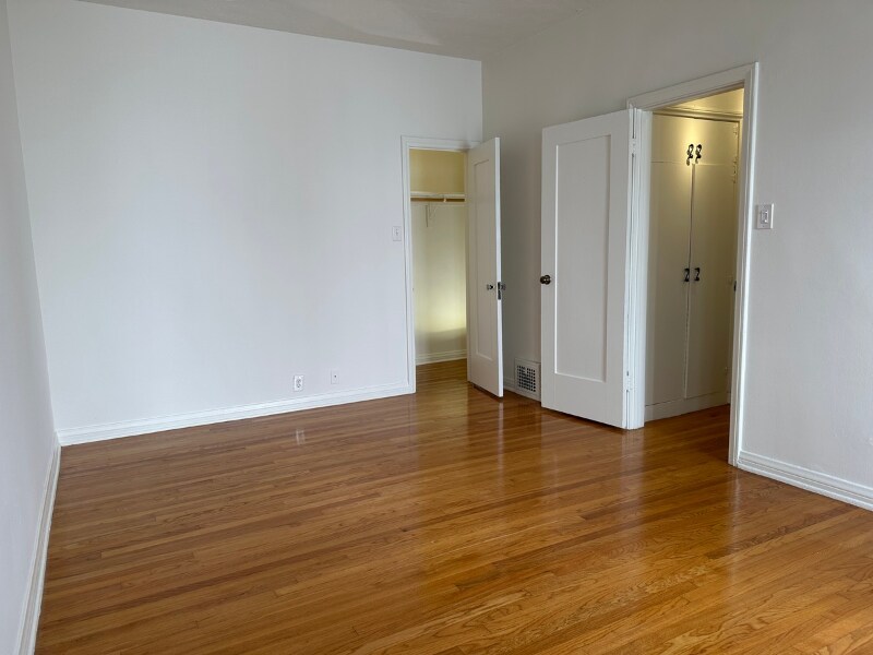 Building Photo - 415 Cloverdale Ave