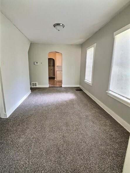 Building Photo - 8409 Park Ave