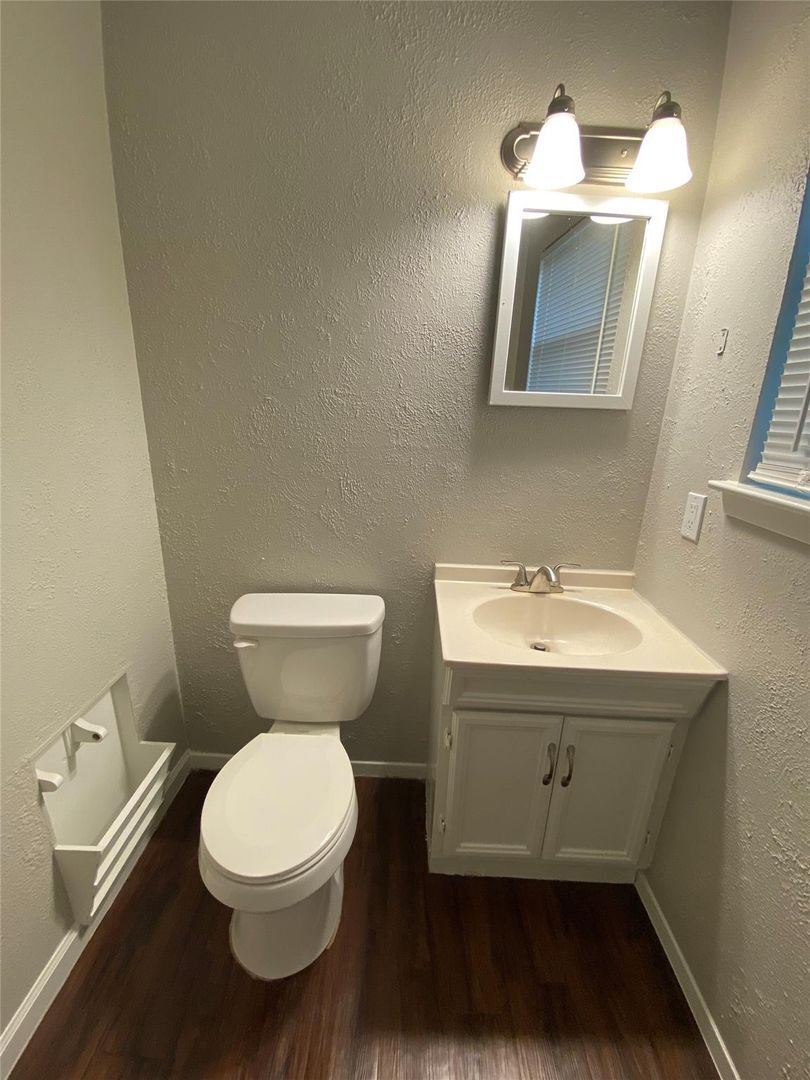 Building Photo - 1102 Laurel Hl Ct