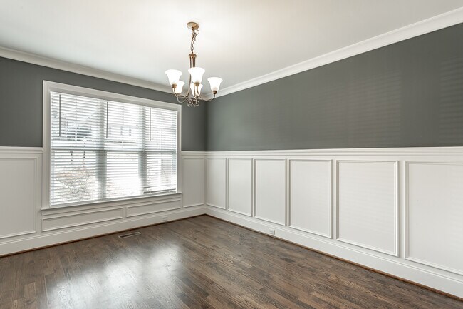 Building Photo - 7725 Peppertree Dr