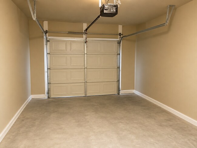 Building Photo - 902 Melmar Dr