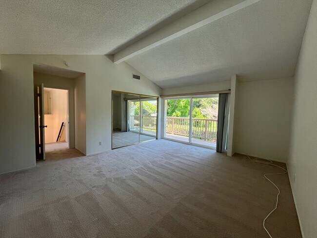 Building Photo - Westlake Village 4+2.5 w/pool, spa, green belt + lake access!