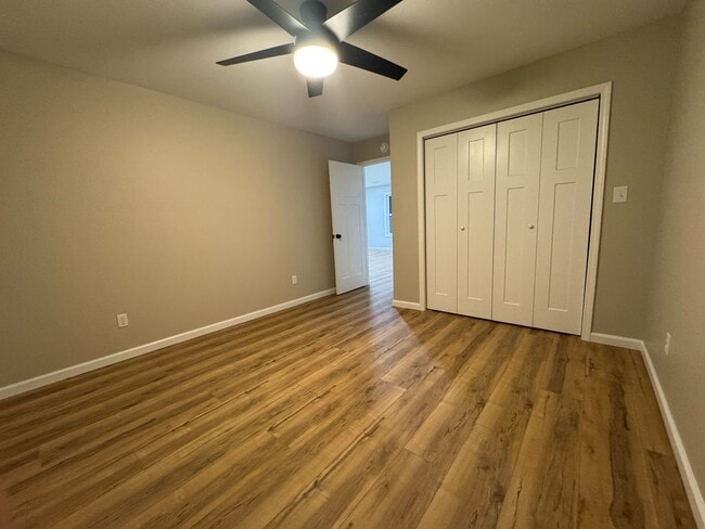 Building Photo - Cedar Circle Duplexes