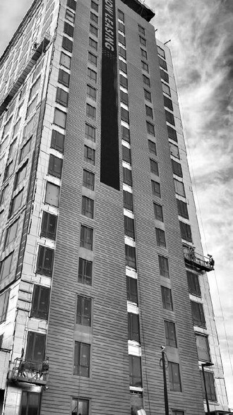 Building Photo - 57 Traveler St