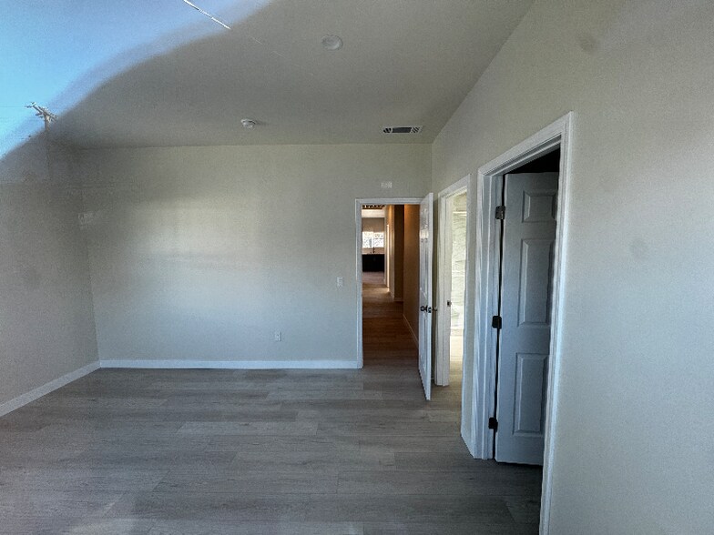 Building Photo - 7367 Golondrina Dr