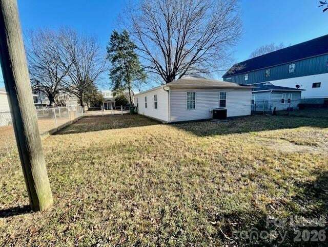 Building Photo - 416 E 19th St