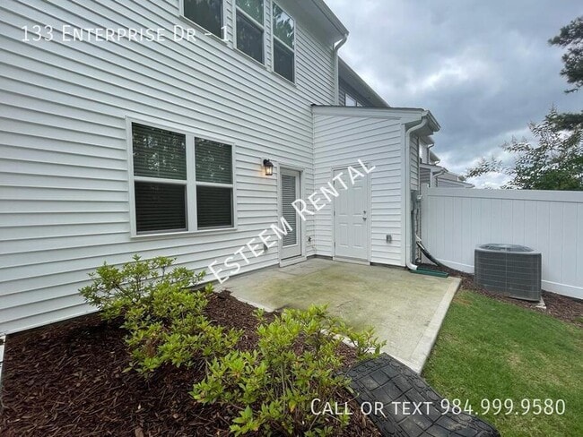 Building Photo - 133 Enterprise Dr