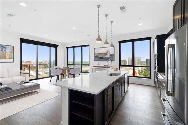 Building Photo - 3201 McKinney Ave