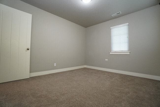 Building Photo - 2303 E Fratello St